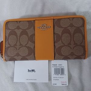 NWT Coach Accordion Zip Wallet